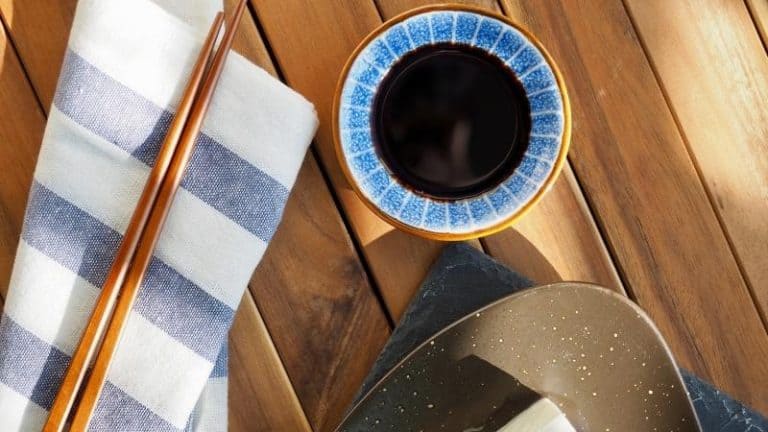 Does Soy Sauce Have Salt In It Sodium Content Alternatives 