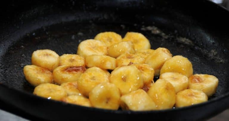 Can You Microwave Bananas? (Ripening, Defrosting + More)